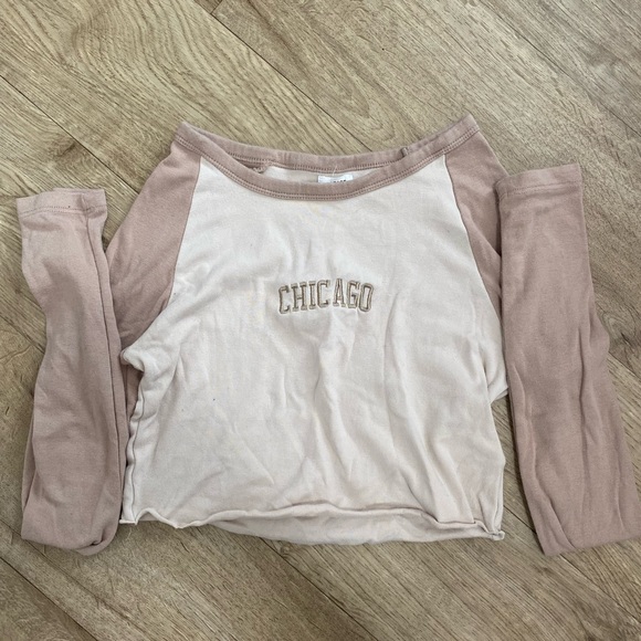 🤍2/$20🤍Garage long sleeve top - Picture 2 of 2